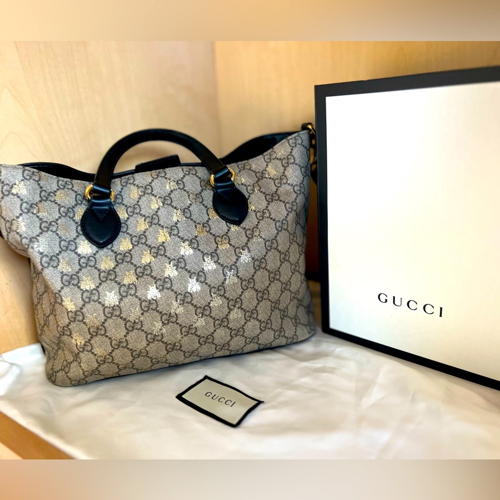 Authentic  Gucci Bee Tote Bag GG Supreme